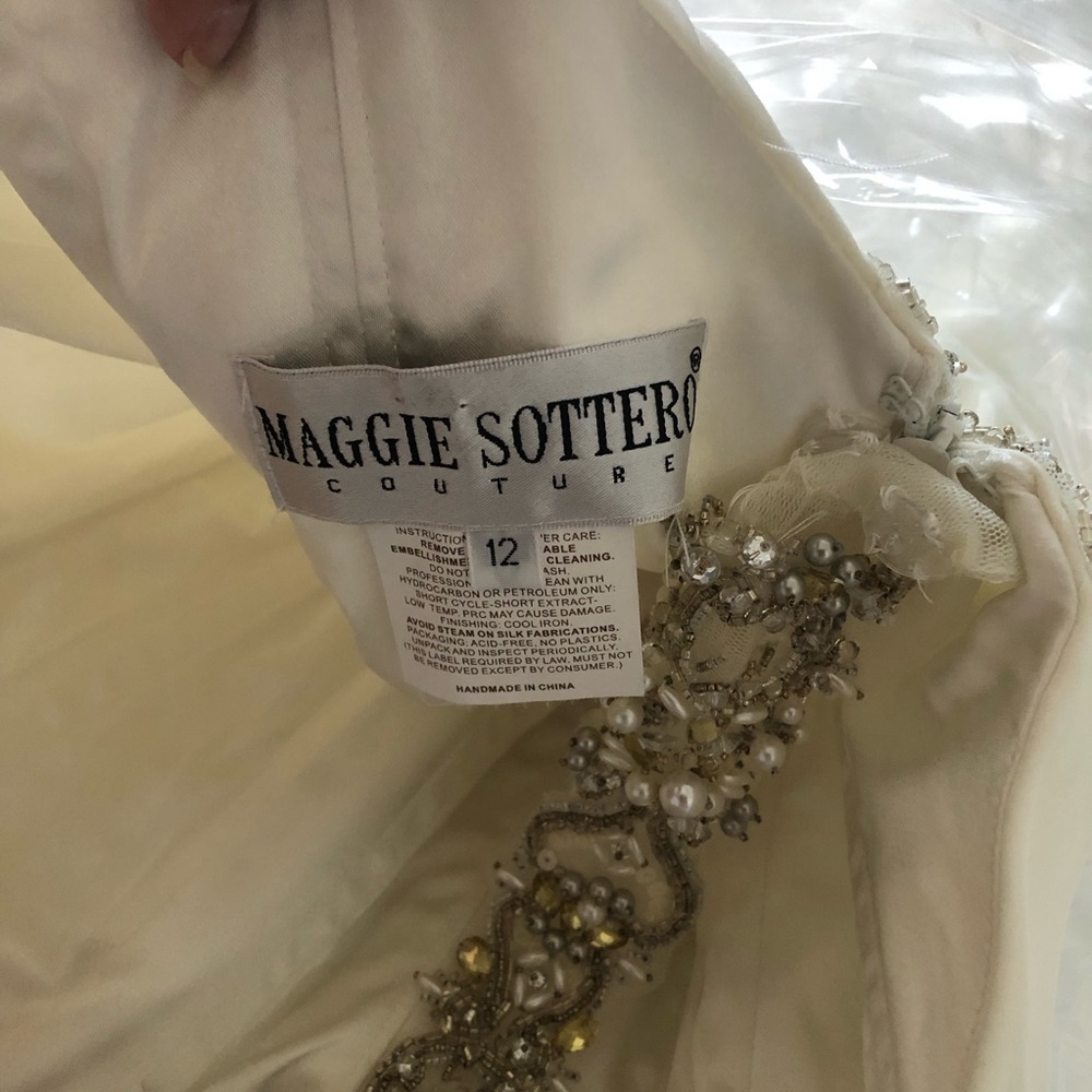 Maggie Sottero Discontinued Reese Wedding Dress - Picture 12 of 14